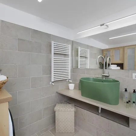 - Ravenna - The Villa